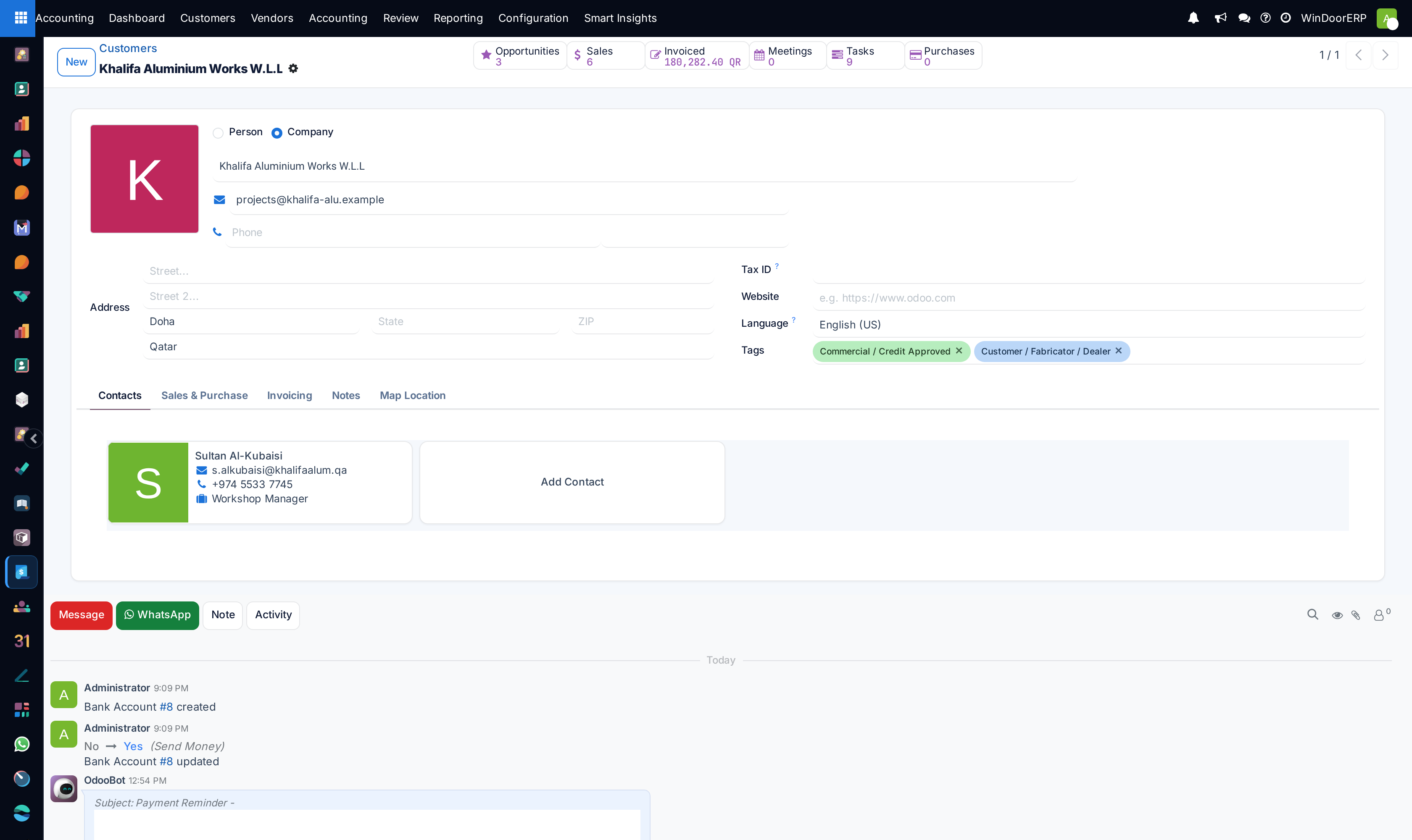 Customer financial profile showing accounting settings, payment terms, and bank accounts