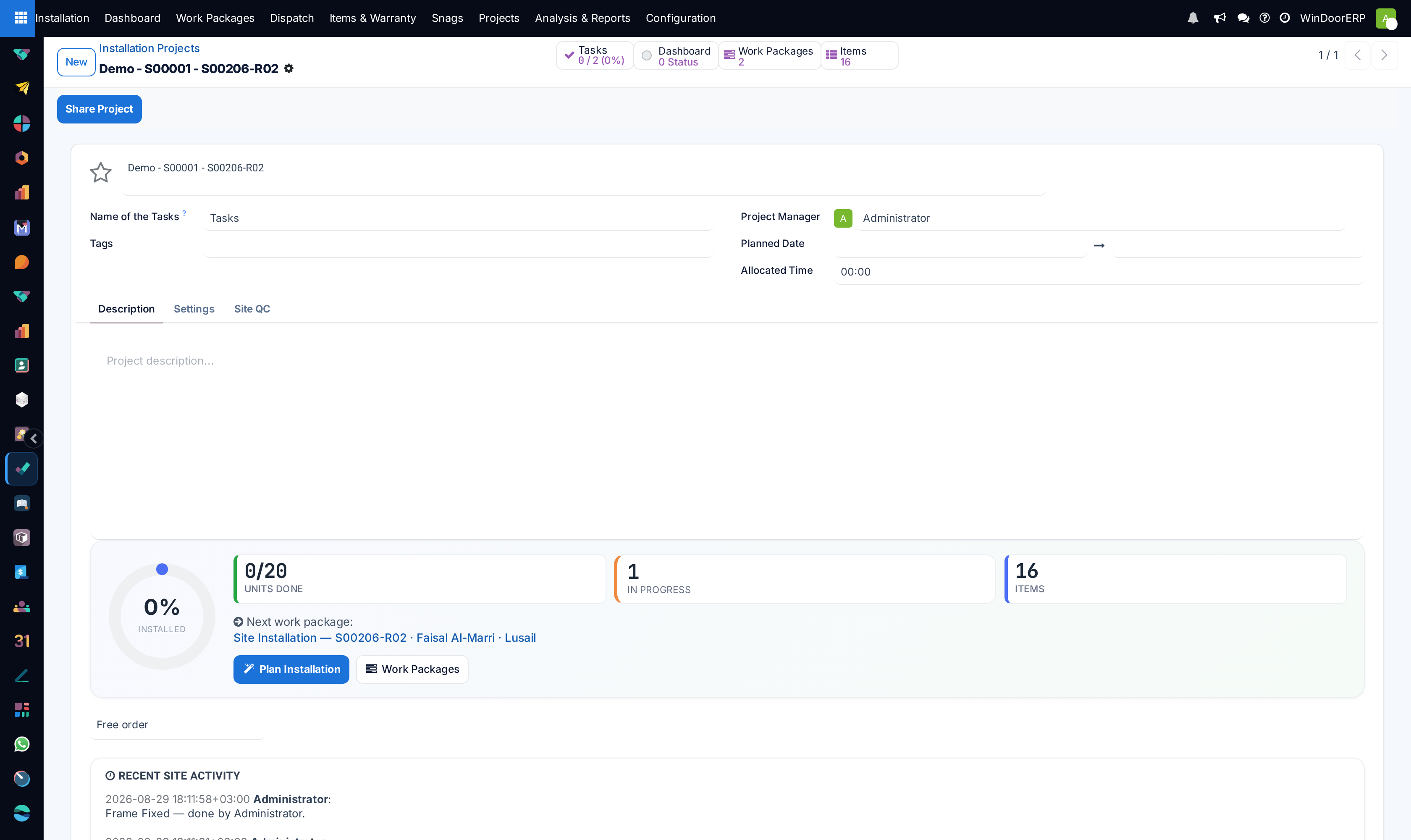 A project form with the Tasks smart button and completion percentage, the customer, project manager and planned date fields and the Description and Settings tabs